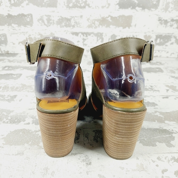 NEW DV Dolce Vita Brista Green Cream Leather Block Heel Sandals D272 - Picture 6 of 14